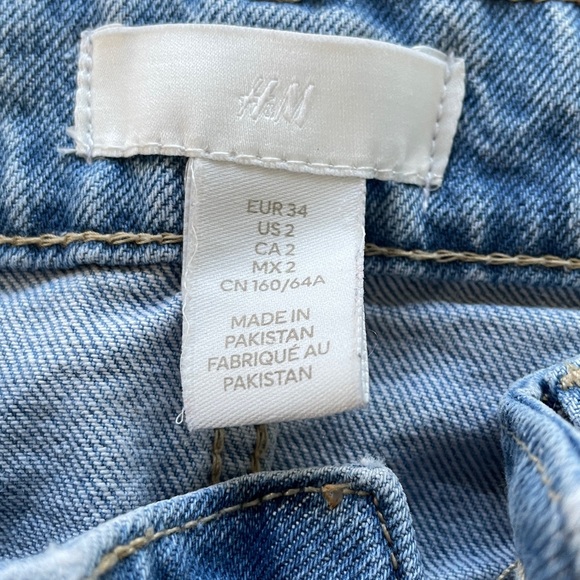Classic Blue Women’s High Waist Jeans by H& M. Size: 2 - Picture 3 of 3